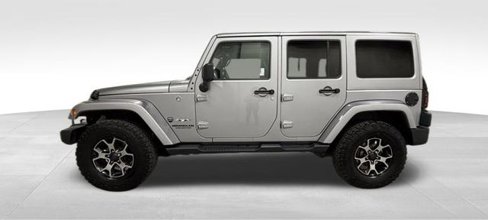 Used 2016 Jeep Wrangler Unlimited Sahara w/ Connectivity Group image 6