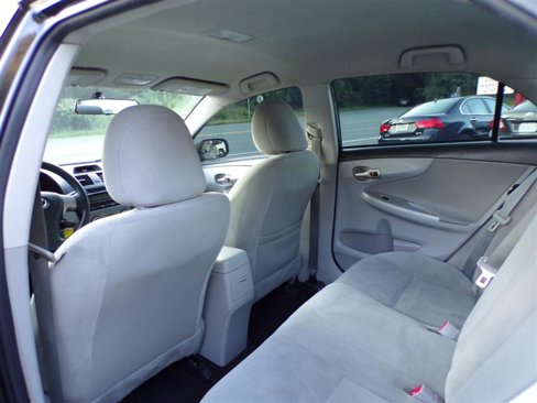 Used 2012 Toyota Corolla LE image 28