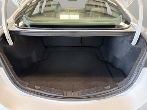 Used 2017 Ford Fusion SE w/ Fusion SE Technology Package image 9