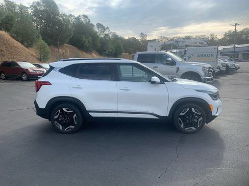 Used 2024 Kia Seltos SX w/ SX Sunroof Package image 4