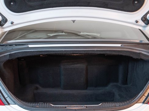 Used 2016 Jaguar XJ R image 7
