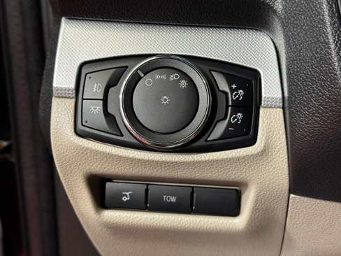Used 2015 Ford Explorer XLT w/ Equipment Group 202A image 18