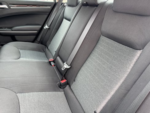 Used 2023 Chrysler 300 Touring w/ Sport Appearance Package image 18
