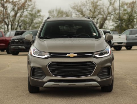 Used 2021 Chevrolet Trax LT image 2