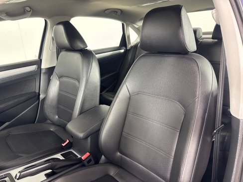 Used 2013 Volkswagen Passat 2.5 SE image 10