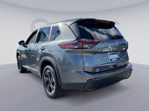 Used 2024 Nissan Rogue SV image 4