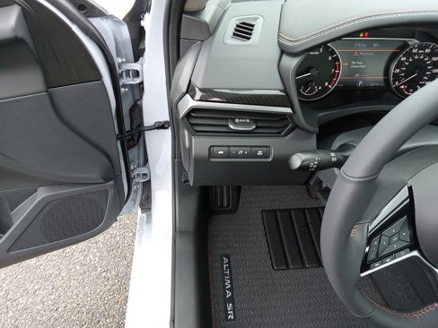 New 2024 Nissan Altima 2.5 SR w/ SR Premium Package image 11