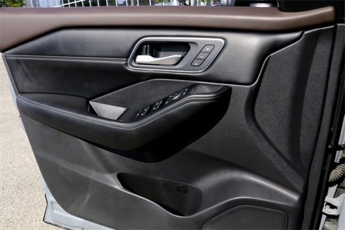 Used 2021 Nissan Rogue SL w/ Premium Package image 21