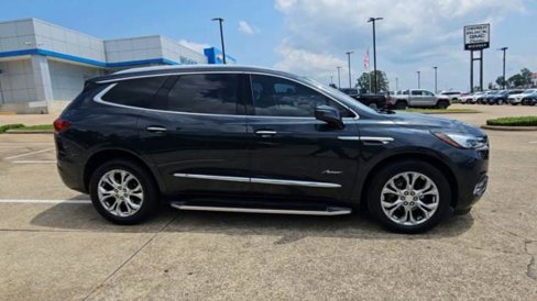 Certified 2020 Buick Enclave Avenir w/ Avenir Technology Package image 9