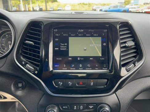 Used 2019 Jeep Cherokee Limited w/ Luxury Group image 23
