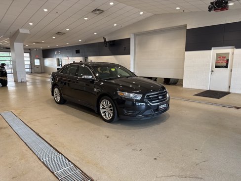 Used 2015 Ford Taurus Limited image 4