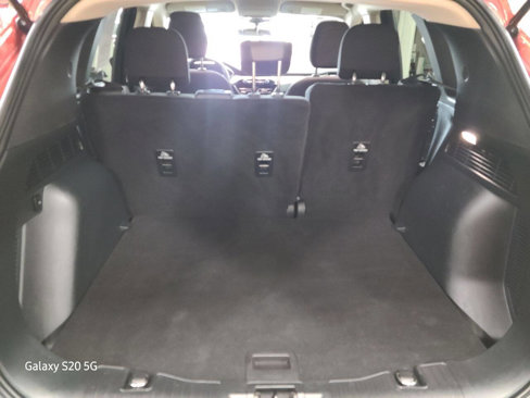 Used 2020 Ford Escape SE image 18