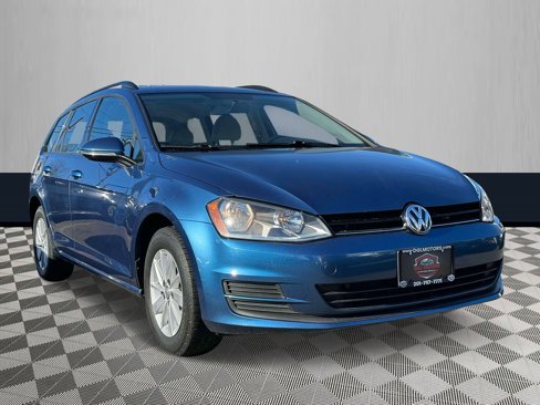 Used 2017 Volkswagen Golf SEL image 1