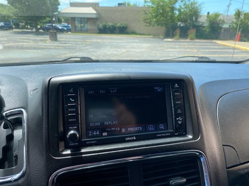 Used 2018 Dodge Grand Caravan SXT w/ Driver Convenience Group image 12