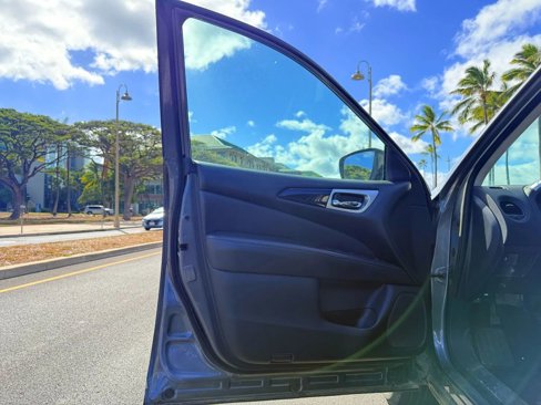 Used 2018 Nissan Pathfinder S image 15