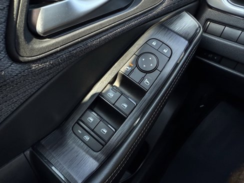 Used 2023 Nissan Rogue SV image 12