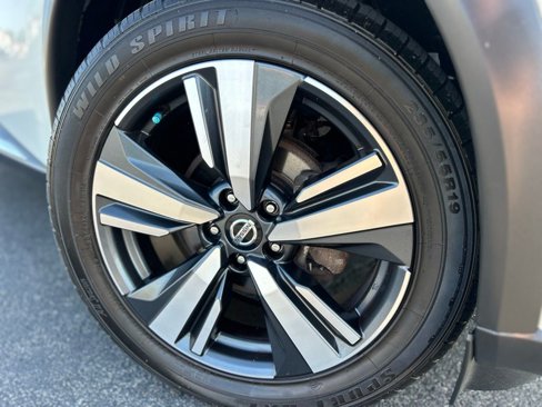 Used 2021 Nissan Rogue SL w/ Premium Package image 11