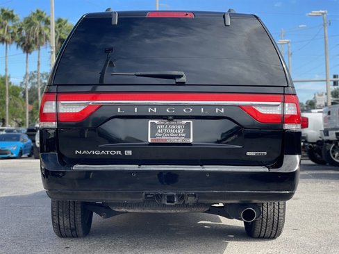 Used 2016 Lincoln Navigator L Select image 9