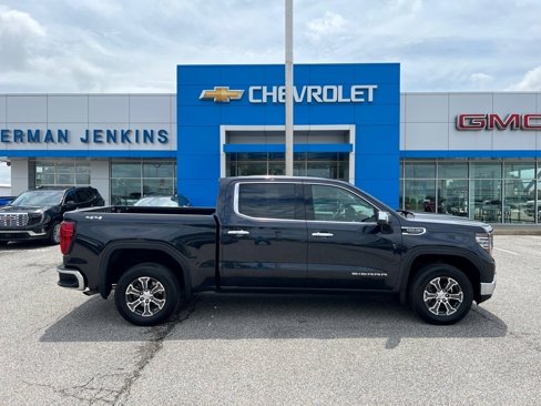 Certified 2025 GMC Sierra 1500 SLT image 2