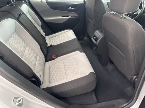 Used 2021 Chevrolet Equinox LS image 28