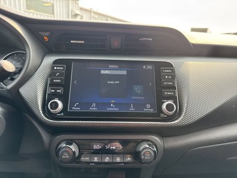 Used 2022 Nissan Kicks SV image 7