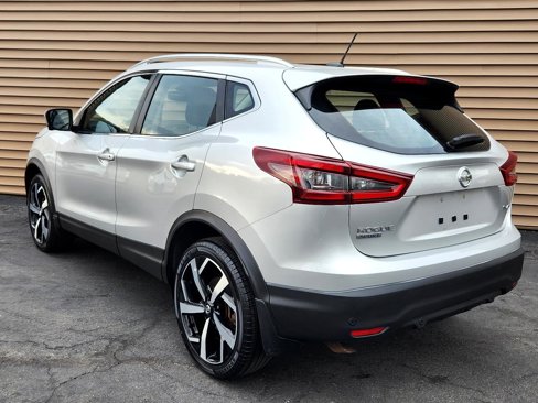 Used 2021 Nissan Rogue Sport SL image 4