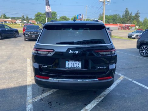 Used 2025 Jeep Grand Cherokee L Laredo w/ Trailer Tow Package image 4