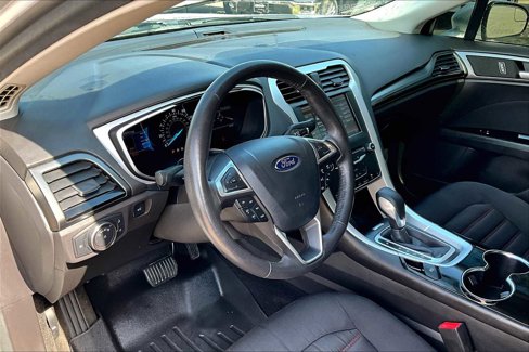 Used 2015 Ford Fusion SE image 16