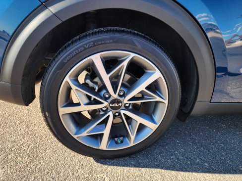 Used 2022 Kia Niro Touring Special Edition image 11