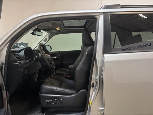 Used 2022 Toyota 4Runner TRD Off-Road Premium image 9