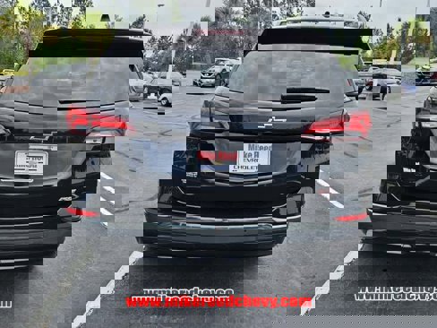 Used 2022 Chevrolet Equinox RS w/ Infotainment Package image 10