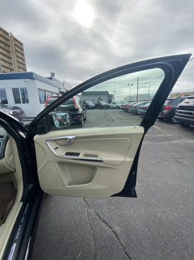 Used 2015 Volvo XC60 T5 w/ Proximity Package image 34