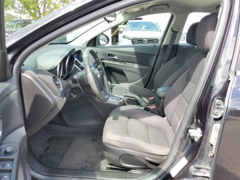 Used 2015 Chevrolet Cruze LT image 9