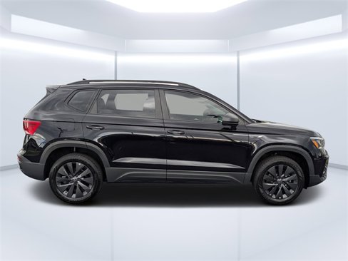 Used 2023 Volkswagen Taos S image 2