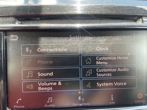 Used 2018 Nissan Rogue SV image 25