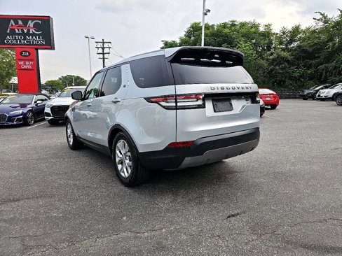 Used 2018 Land Rover Discovery SE image 10
