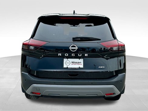 Used 2023 Nissan Rogue S image 4
