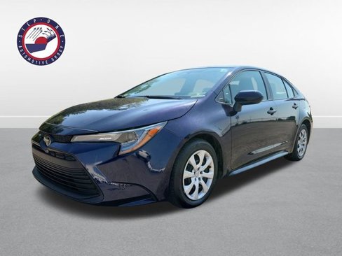 Used 2024 Toyota Corolla LE image 2