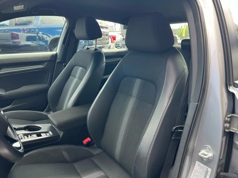 Used 2023 Honda Civic Sport image 15