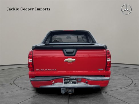 Used 2009 Chevrolet Avalanche LS image 4