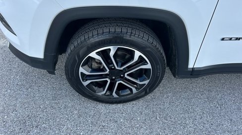 Used 2022 Jeep Compass Limited image 10