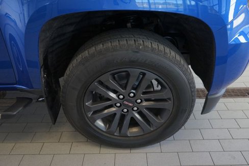 Used 2018 GMC Canyon SLT w/ Trailering Package image 17