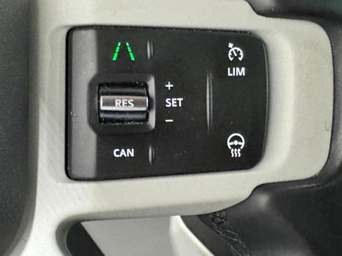 Certified 2022 Land Rover Defender 110 SE image 32