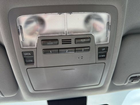 Used 2019 Toyota Highlander XLE image 24