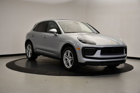 Certified 2023 Porsche Macan image 9