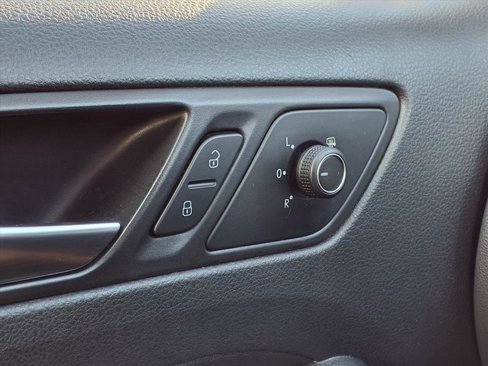 Used 2015 Volkswagen Jetta SE image 21