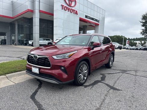 Used 2021 Toyota Highlander Platinum image 2