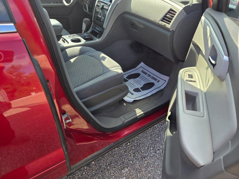 Used 2012 Chevrolet Traverse LT image 13