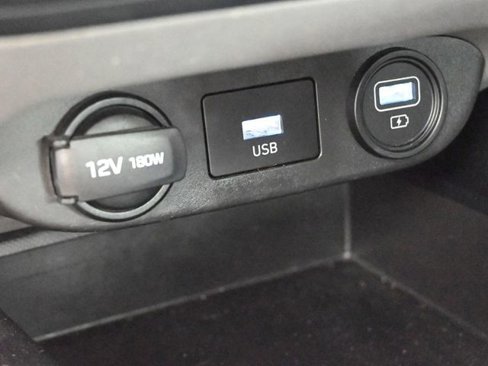 Used 2022 Hyundai Elantra SE image 33