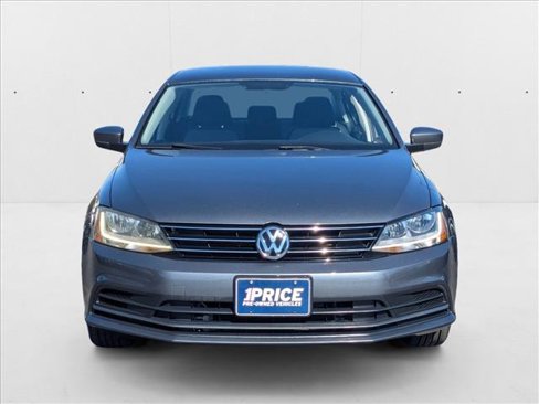 Used 2017 Volkswagen Jetta S image 2